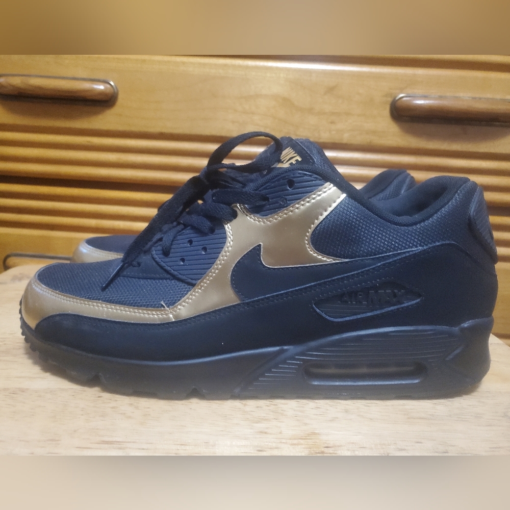 Air Max 90 Essential Black Gold